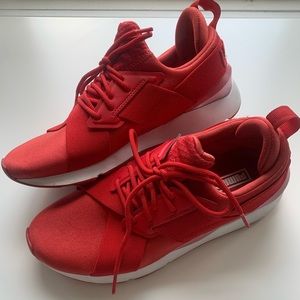 🍀Women’s Size 9 Red Puma Tennis Shoes
